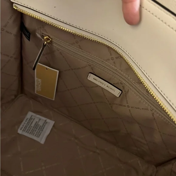 Michael Kors purse - Picture 5 of 6